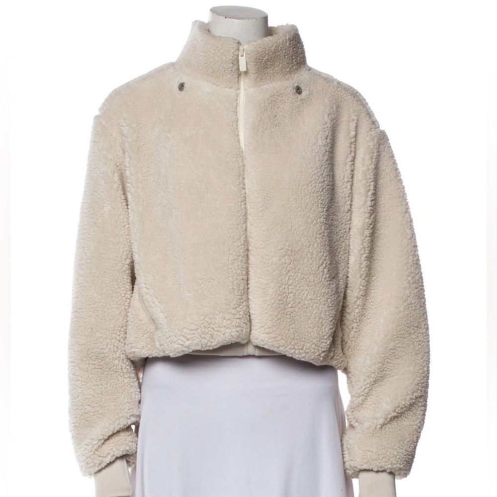 ALO yoga jacket. Faux fur jacket. Stand collar. Zip closure.